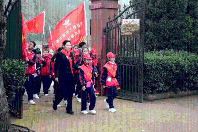 高层住宅弊端显现，二三十层的住宅，未来将会面临怎么样的结果？游戏画面
